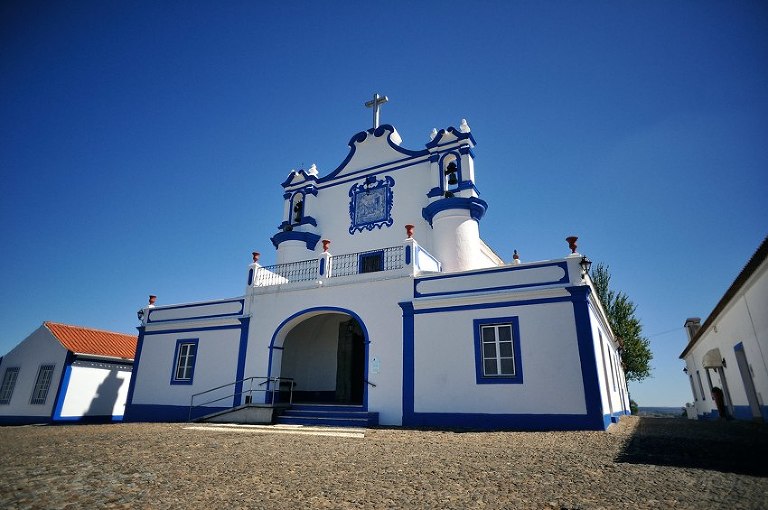 01 Casamento no Alentejo na igreja de Montemor e fotos de noivos no Castelo