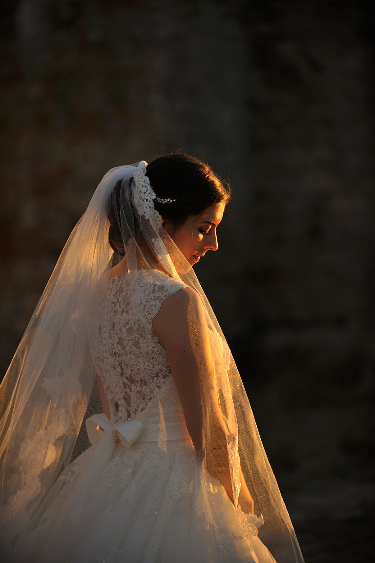 43 Helio Cristovao Casamento no Alentejo com foto de noiva no Castelo ao Por do Sol